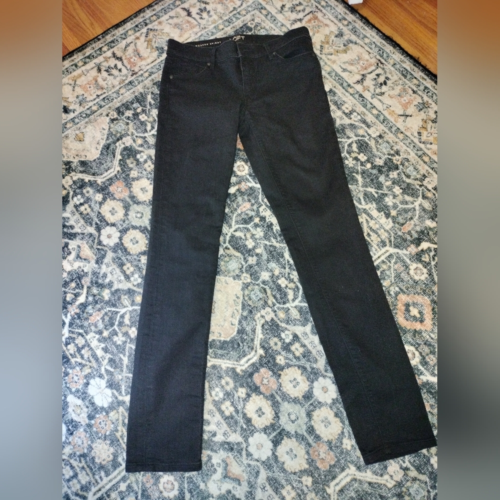 Ann Taylor LOFT Modern  Black Skinny Jeans. Size 26/2